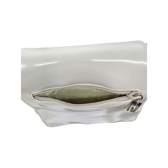 Guess Cream Crossbody Bag With Front Pocket & Zipper Closure - Picture 6 of 14